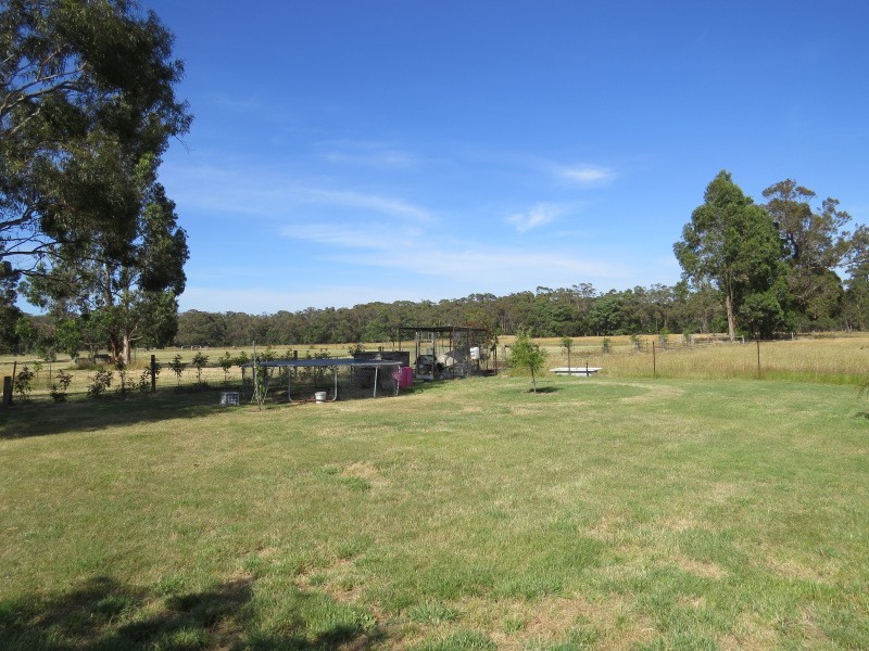 330 State Forest Road, Ross Creek VIC 3351
