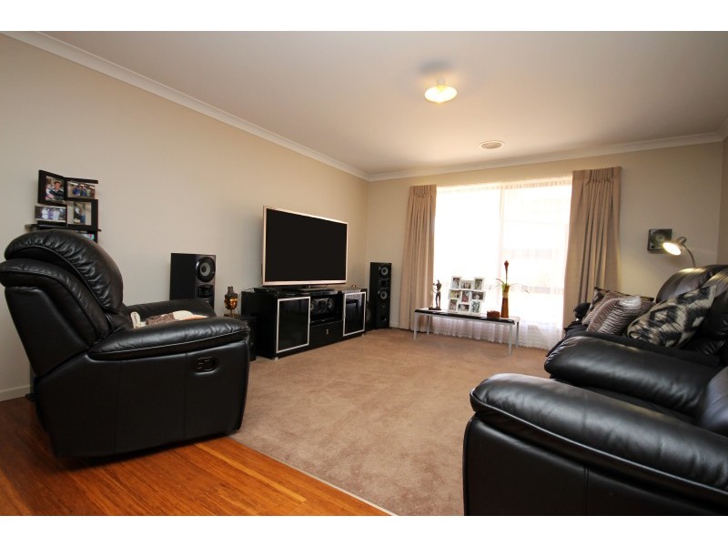 22 Grand Junction Drive, Miners Rest VIC 3352