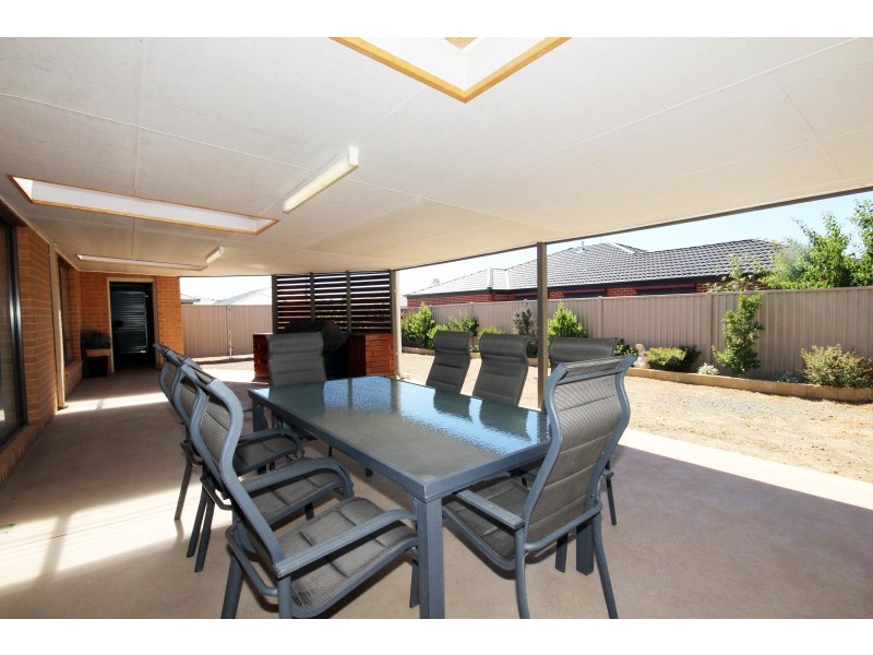 22 Grand Junction Drive, Miners Rest VIC 3352