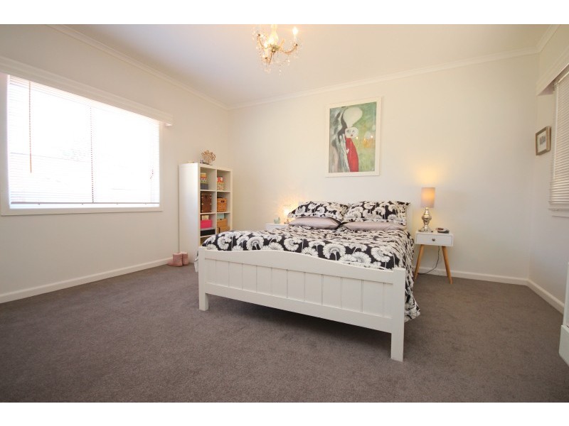 4 Exchange Street, Newington VIC 3350