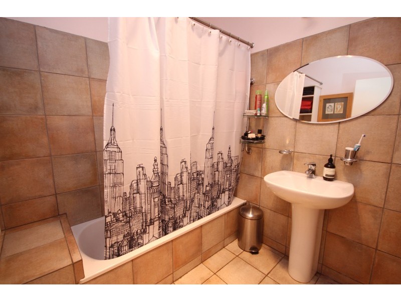 4 Exchange Street, Newington VIC 3350