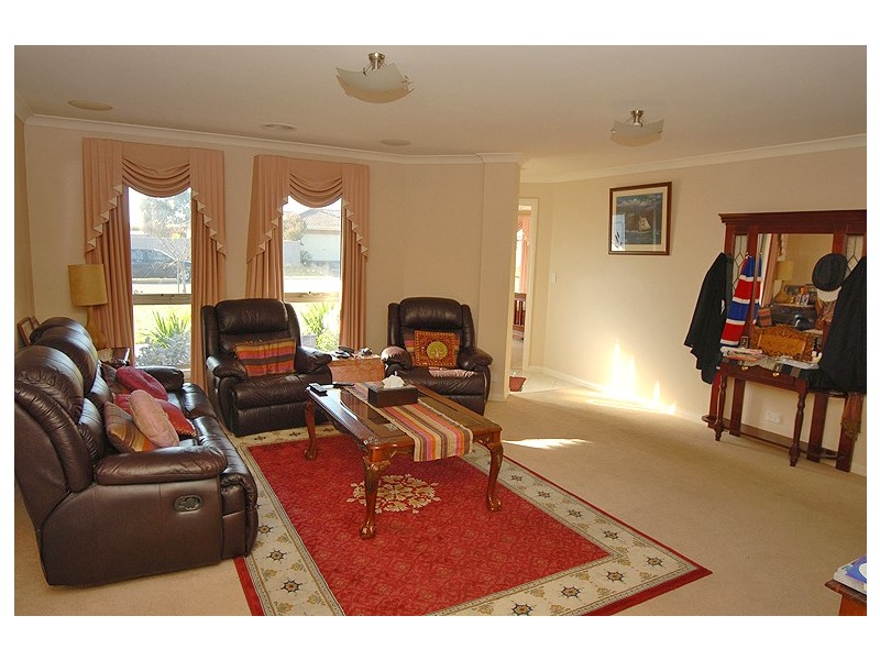 11 Boulevarde Drive, Alfredton VIC 3350