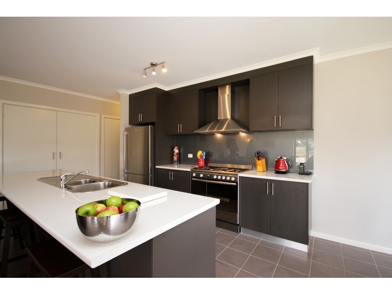 2C Lay Street, Ballan VIC 3342