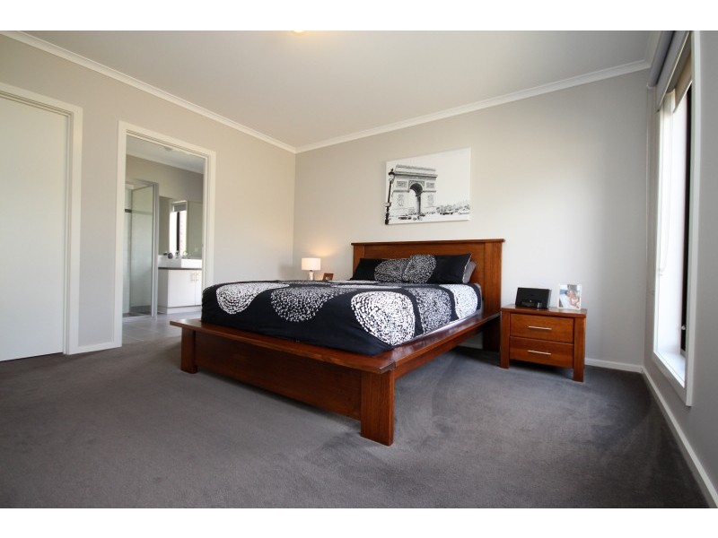 2C Lay Street, Ballan VIC 3342