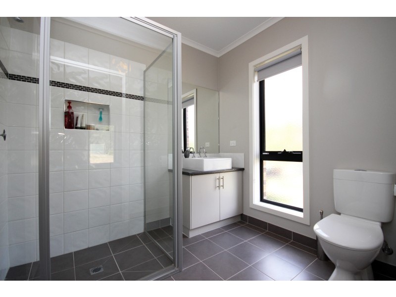 2C Lay Street, Ballan VIC 3342