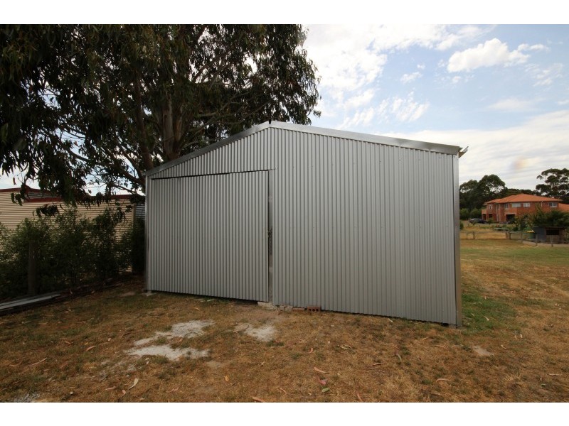 2C Lay Street, Ballan VIC 3342