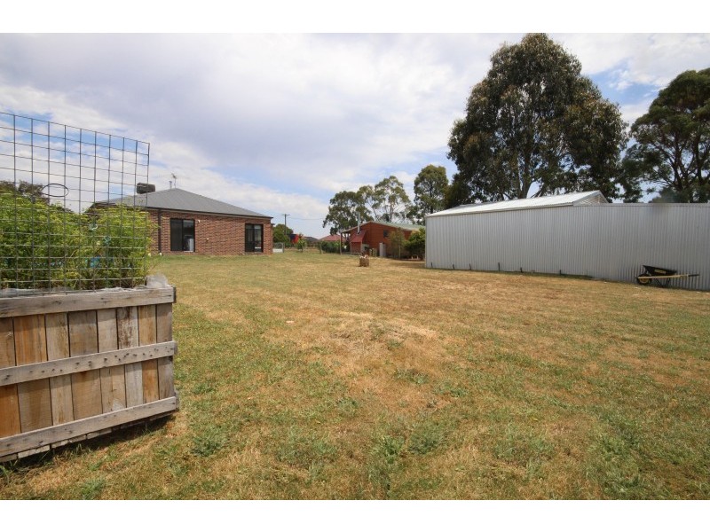 2C Lay Street, Ballan VIC 3342