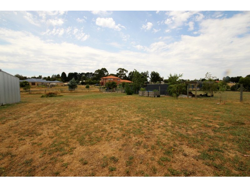 2C Lay Street, Ballan VIC 3342