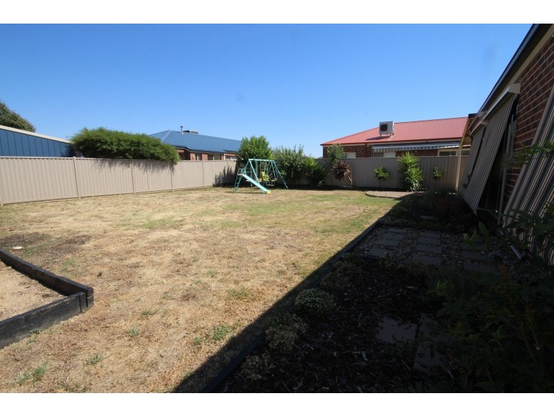 8 Deakin Drive, Delacombe VIC 3356