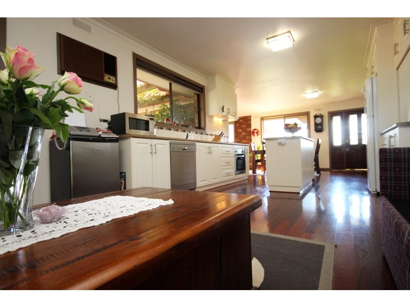 20 Main Road, Hepburn Springs VIC 3461