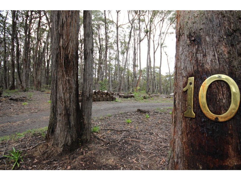 10 Hobbles Road, Coomoora VIC 3461