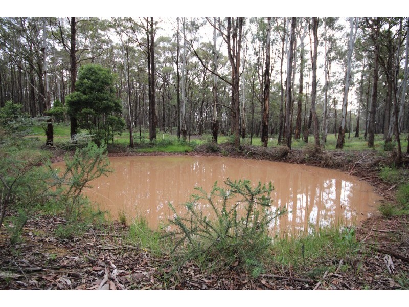 10 Hobbles Road, Coomoora VIC 3461