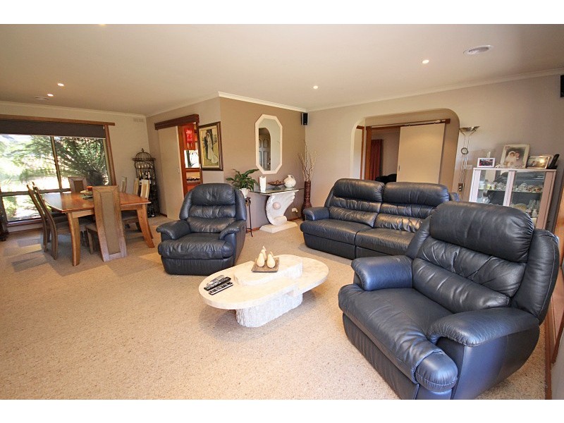 9 Earls Square, Delacombe VIC 3356