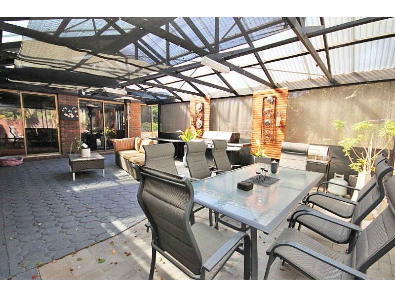 9 Earls Square, Delacombe VIC 3356