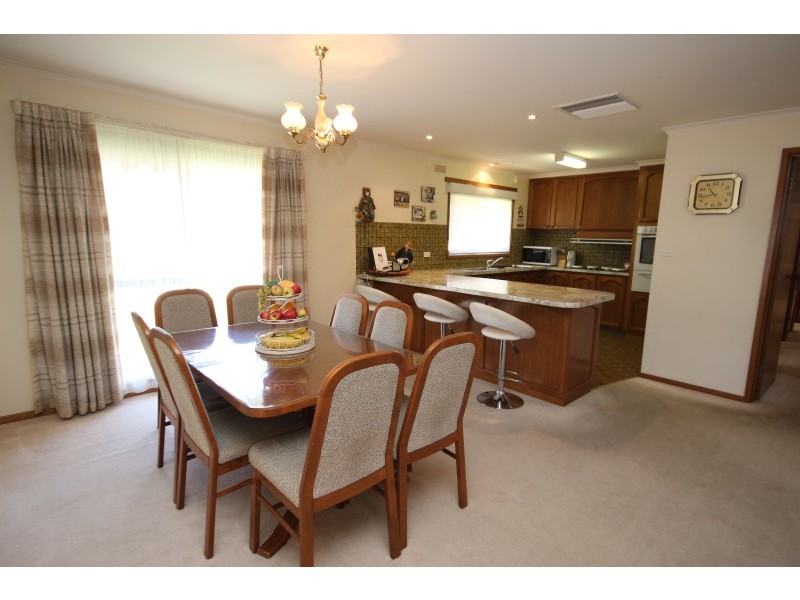 18 Cedric Street, Wendouree VIC 3355