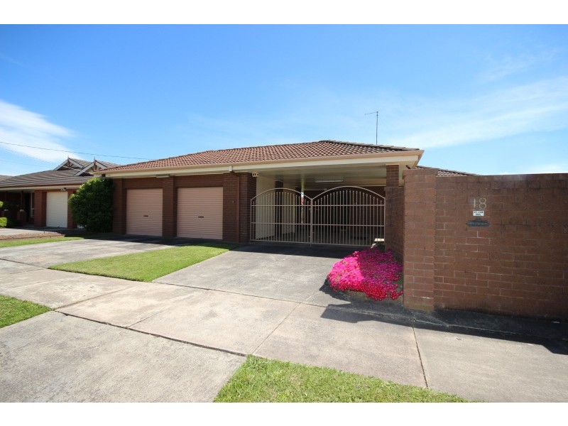 18 Cedric Street, Wendouree VIC 3355