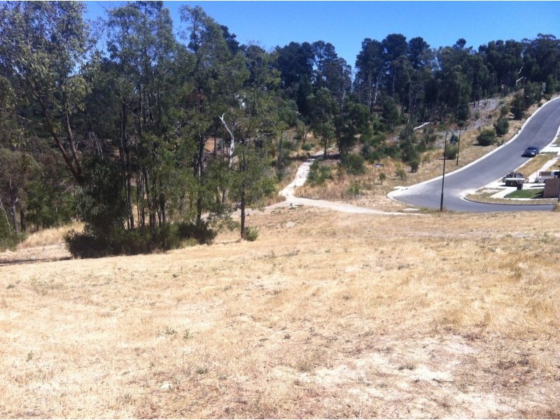 33 Henry Avenue, Mount Clear VIC 3350