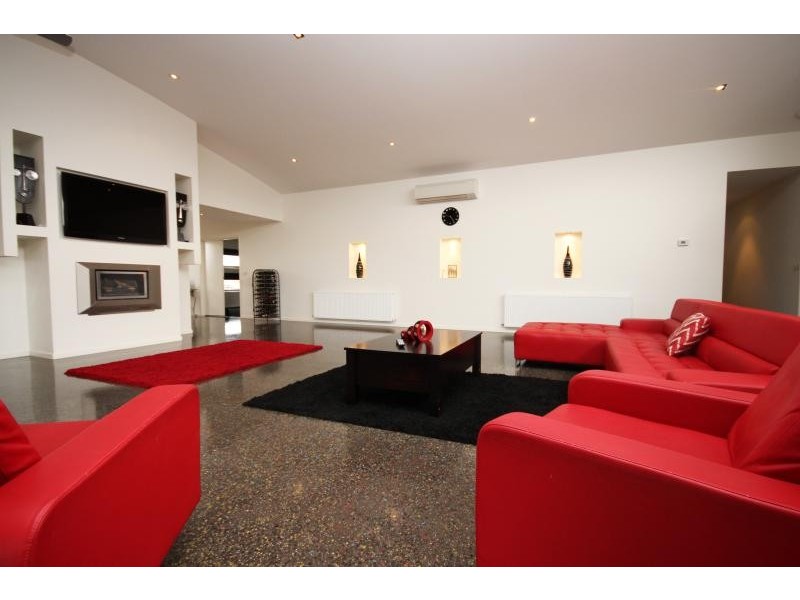 20 Skye Court, Cardigan VIC 3352