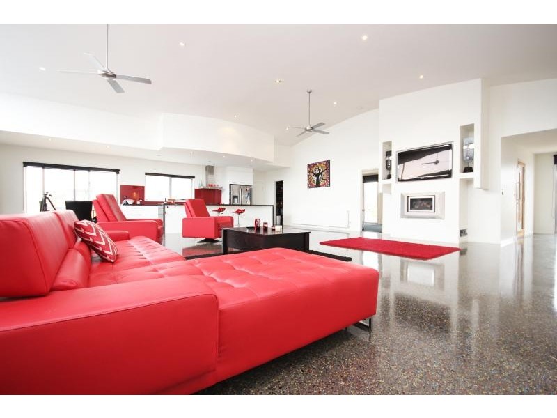 20 Skye Court, Cardigan VIC 3352