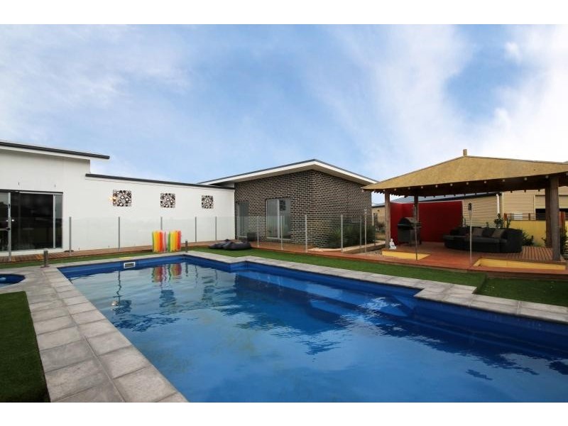 20 Skye Court, Cardigan VIC 3352