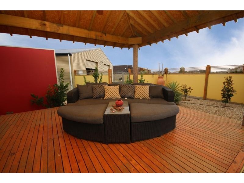 20 Skye Court, Cardigan VIC 3352