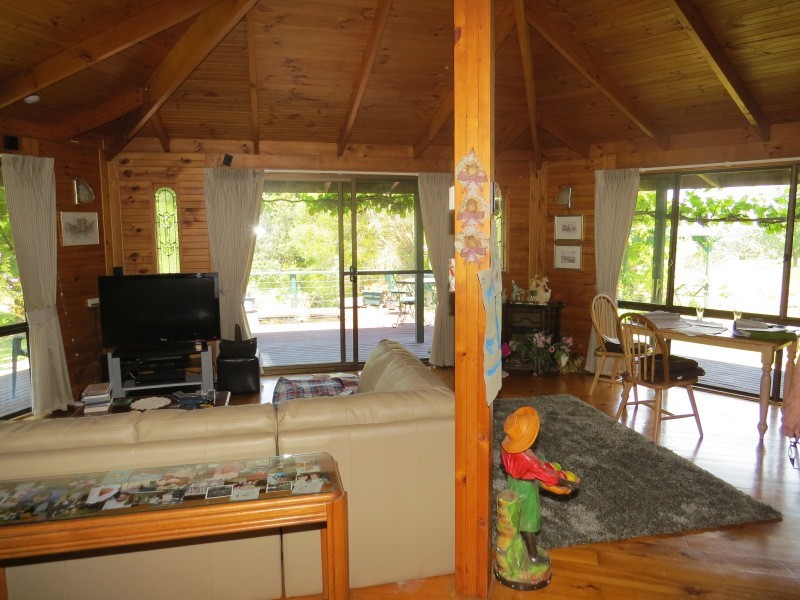 221 Happy Valley Road, Happy Valley VIC 3351