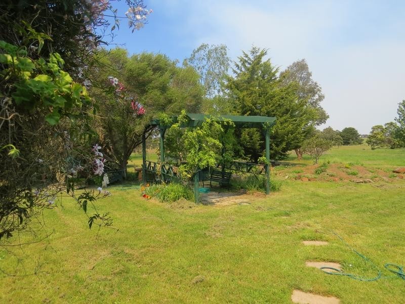 221 Happy Valley Road, Happy Valley VIC 3351