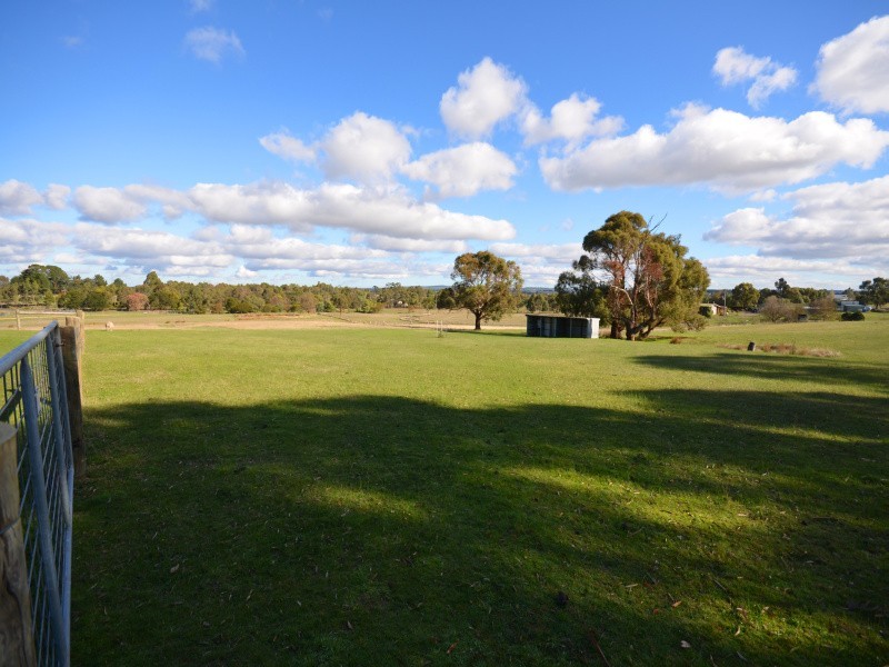 7698 Midland Highway, Magpie VIC 3352