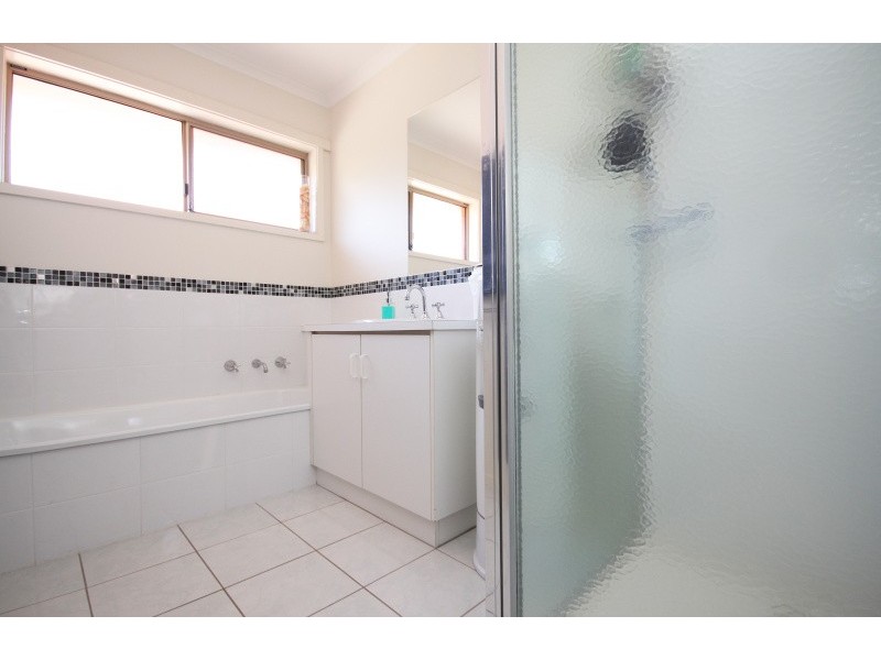 9a Murray Street, Newington VIC 3350