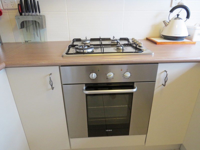 2/106 Burnbank Street, Lake Wendouree VIC 3350