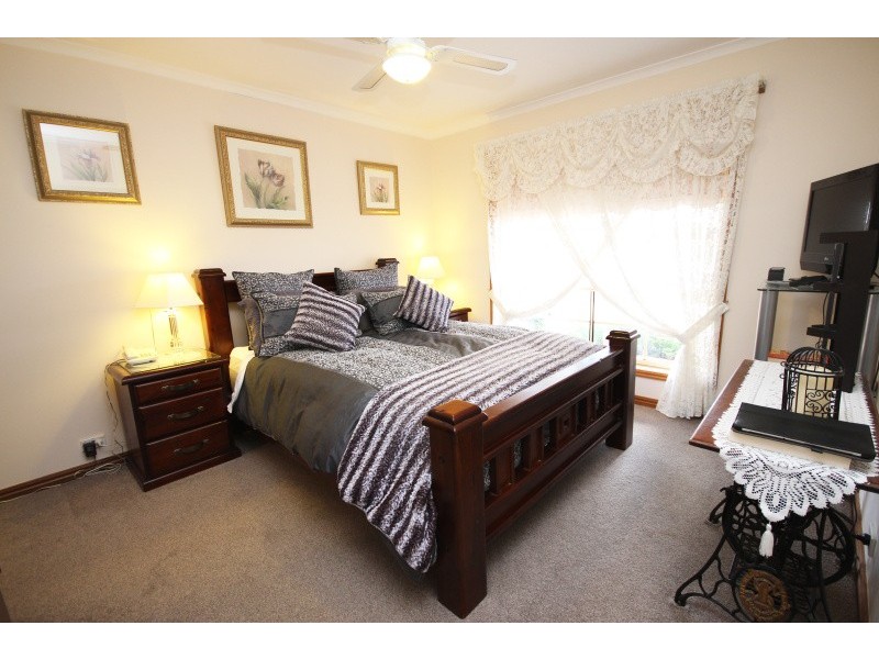 5 Cooinda Drive, Delacombe VIC 3356