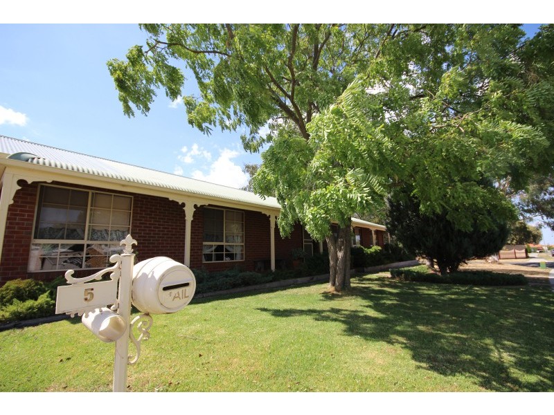 5 Cooinda Drive, Delacombe VIC 3356