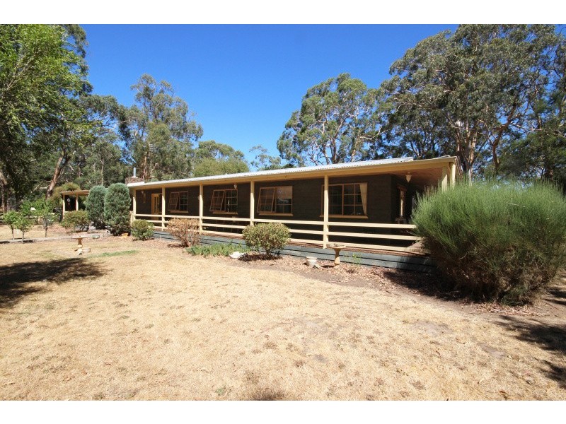 19 Diamonds Lane, Lal Lal VIC 3352