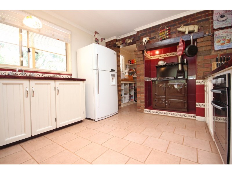 19 Diamonds Lane, Lal Lal VIC 3352