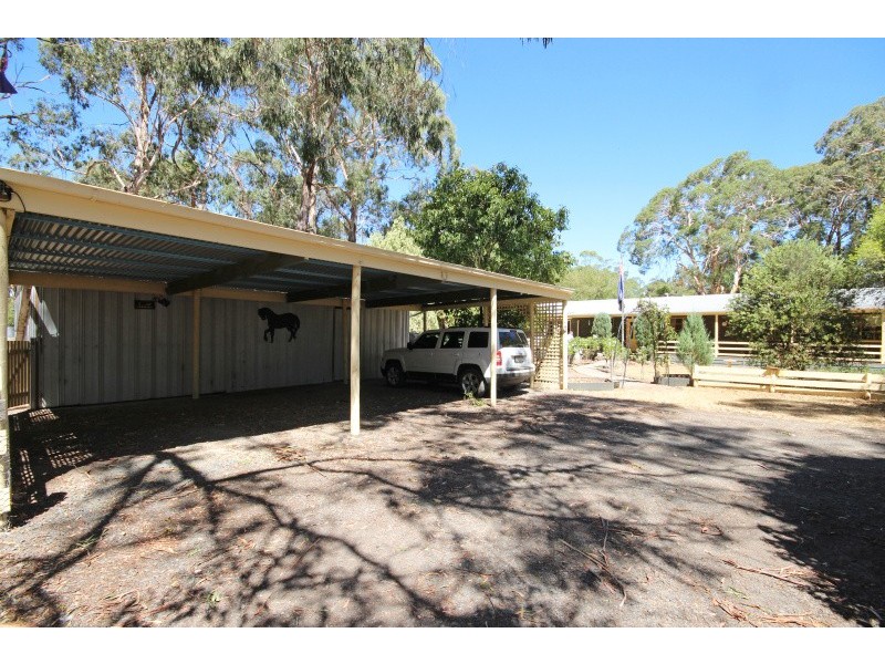 19 Diamonds Lane, Lal Lal VIC 3352