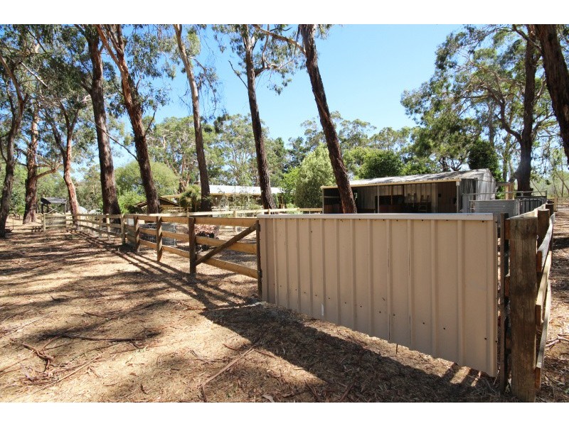 19 Diamonds Lane, Lal Lal VIC 3352