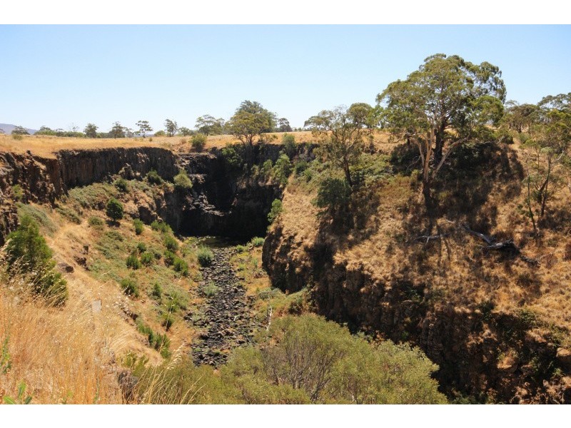 19 Diamonds Lane, Lal Lal VIC 3352