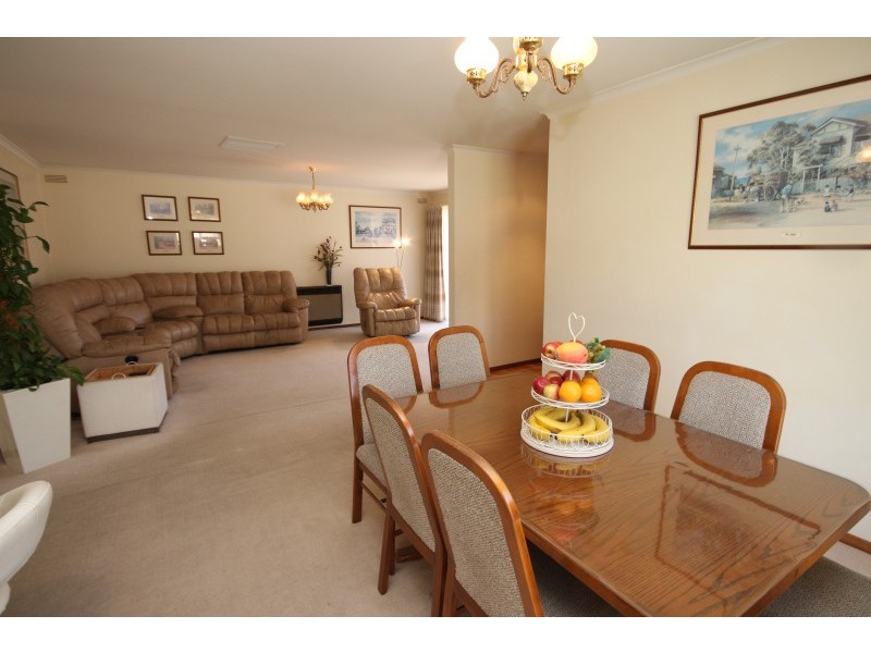 18 Cedric Street, Wendouree VIC 3355