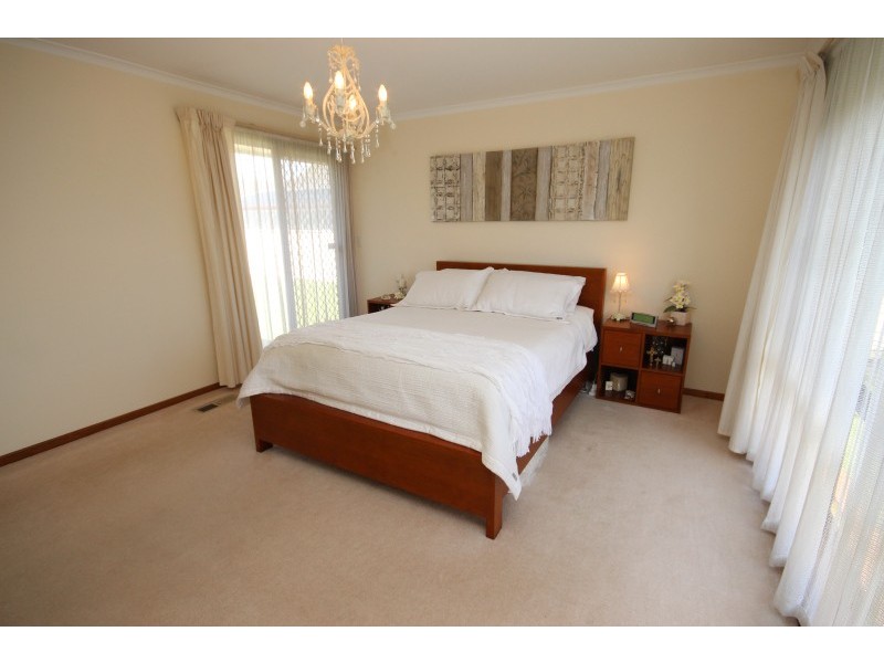 18 Cedric Street, Wendouree VIC 3355