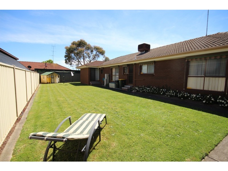 18 Cedric Street, Wendouree VIC 3355