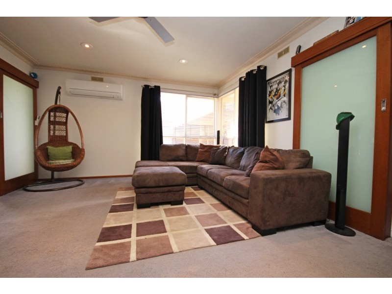 61 Lake Street, Wendouree VIC 3355