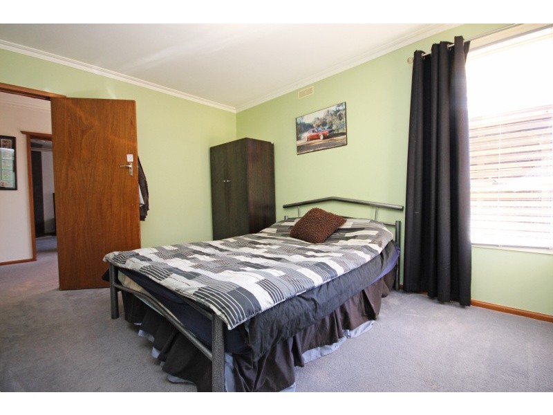 61 Lake Street, Wendouree VIC 3355