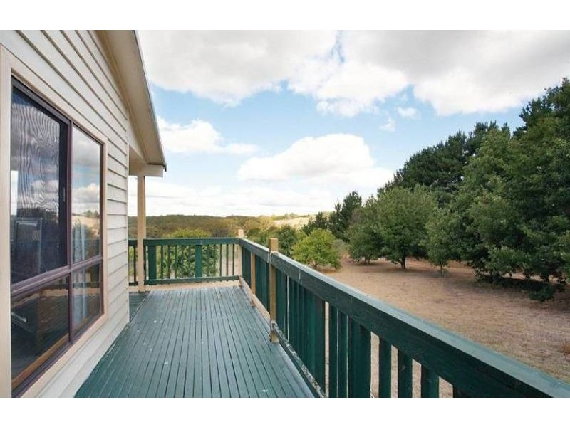 128 Jacks Road, Linton VIC 3360