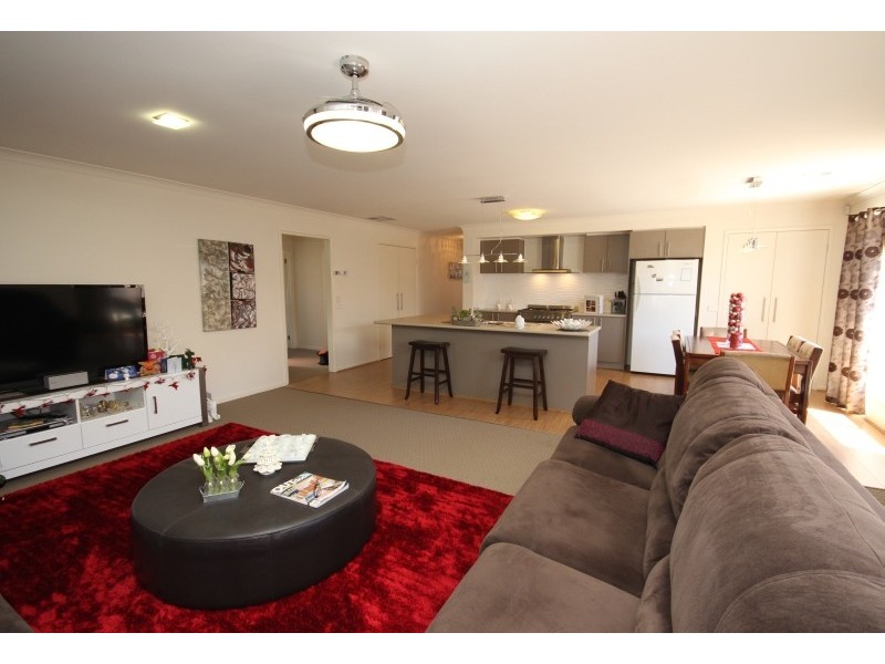 51 Majestic Way, Delacombe VIC 3356