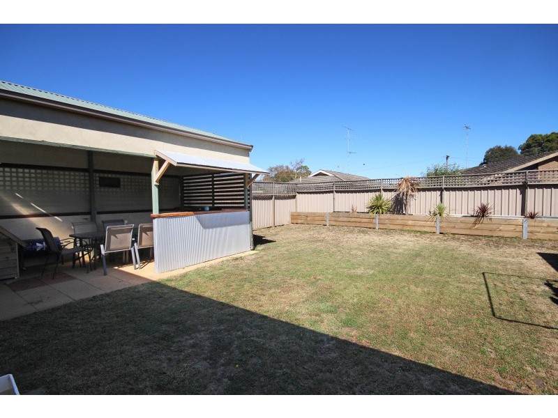 61 Lake Street, Wendouree VIC 3355