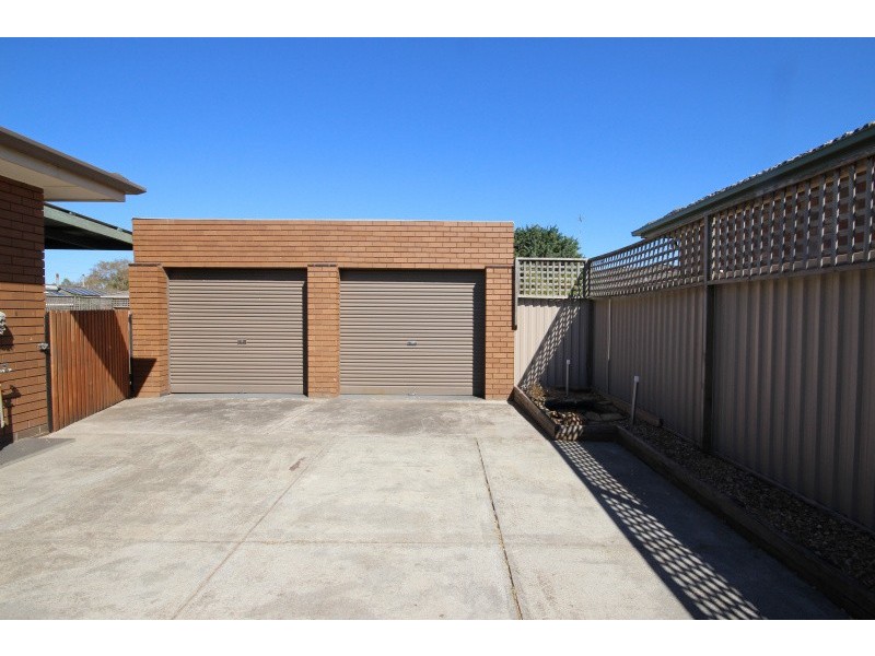 61 Lake Street, Wendouree VIC 3355