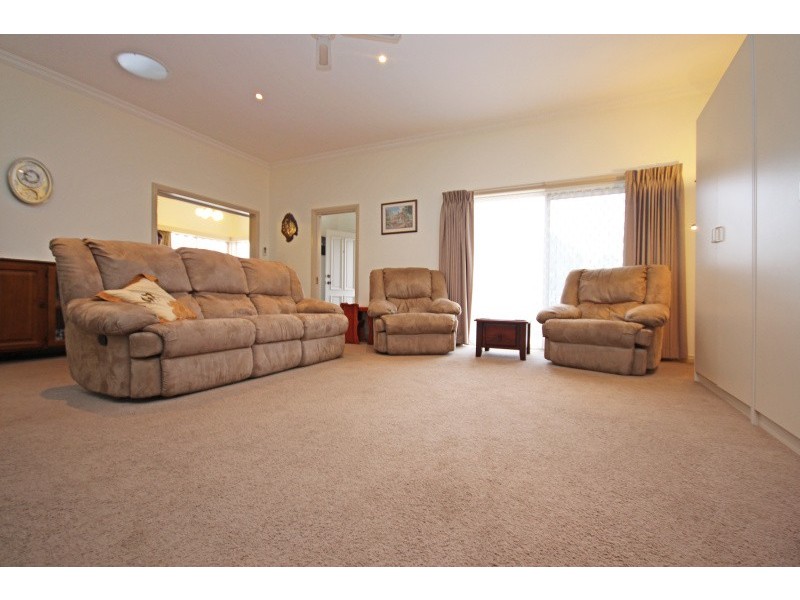 216 Wilson Street, Canadian VIC 3350