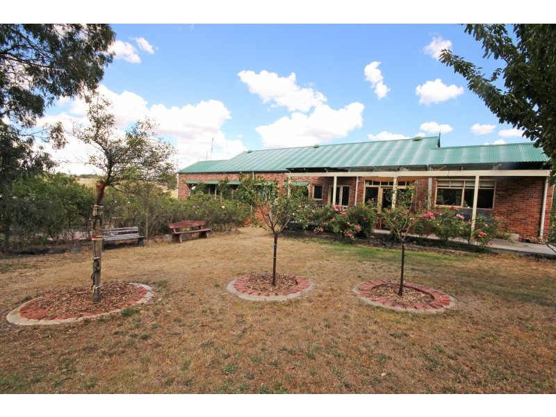 55 Spratlings Road, Ross Creek VIC 3351