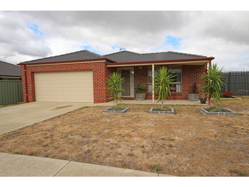 8 Rimmington Drive, Sebastopol VIC 3356