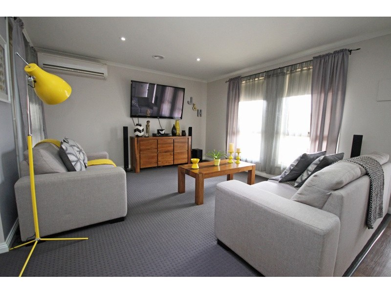 8 Rimmington Drive, Sebastopol VIC 3356